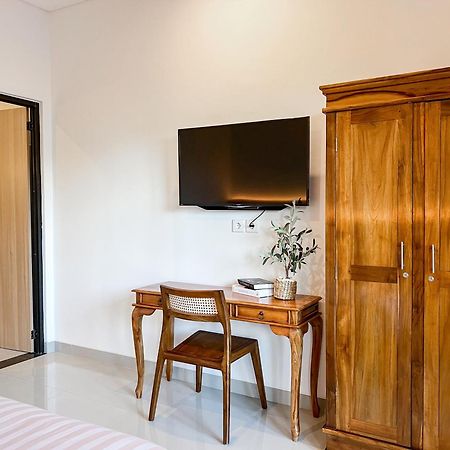 1 Min To Batu Bolong Island Boy Guesthouse Kt 8 Canggu Exterior foto