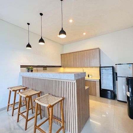 1 Min To Batu Bolong Island Boy Guesthouse Kt 8 Canggu Exterior foto