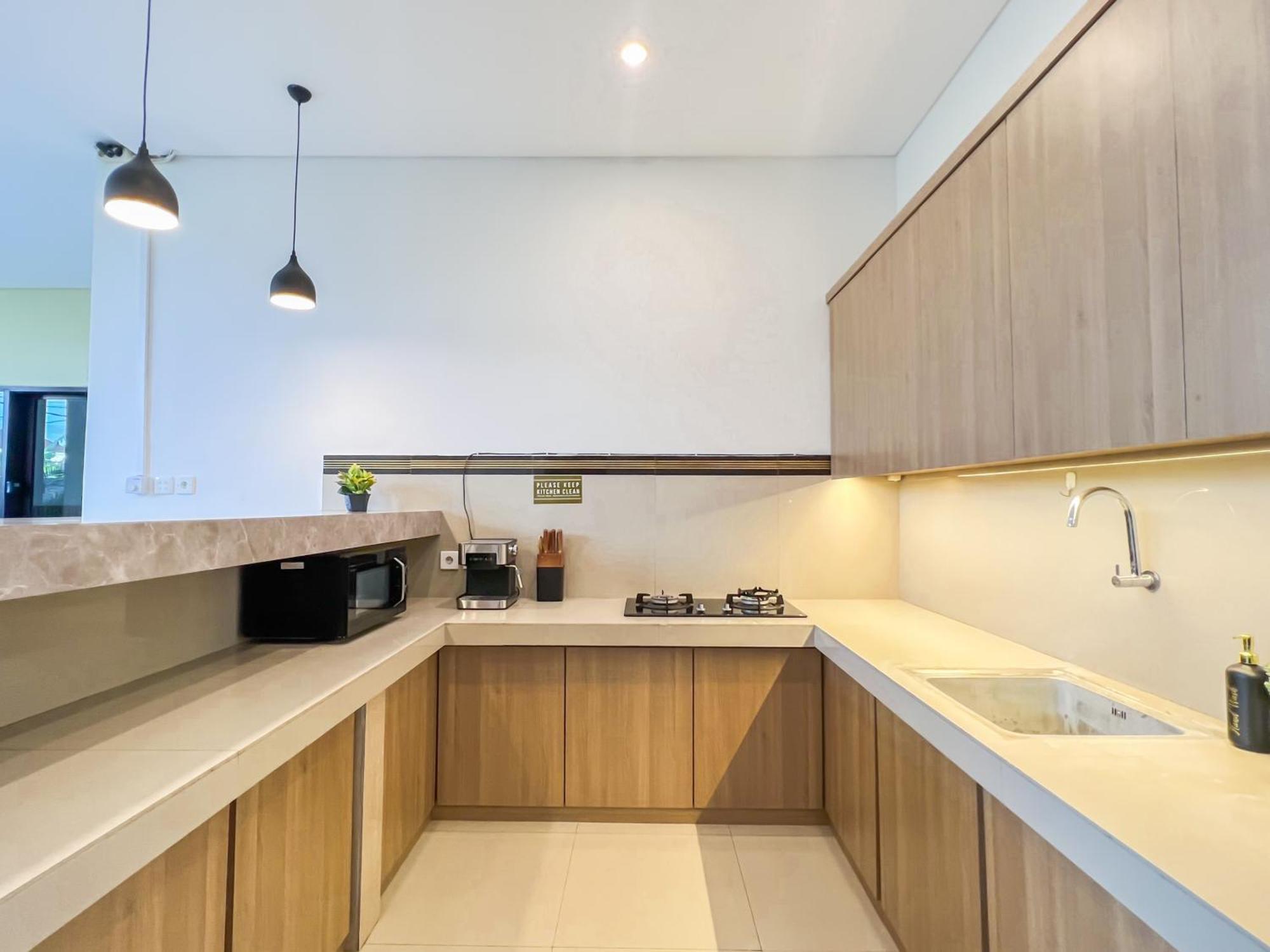 1 Min To Batu Bolong Island Boy Guesthouse Kt 8 Canggu Exterior foto